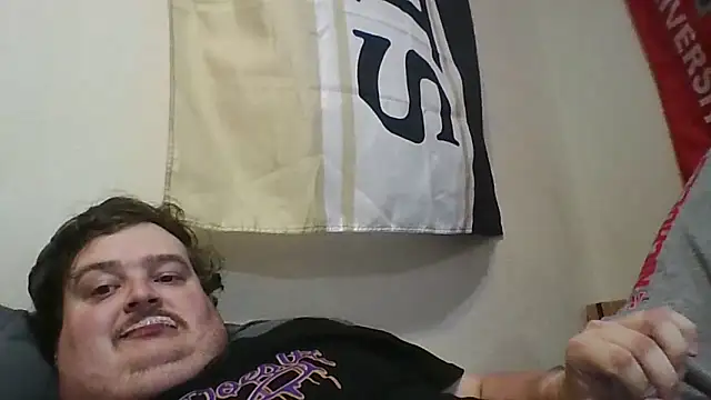 Snapshot of YelpedAverting chatting on November 6, 2025, 8:13 pm YelpedAverting online show from November 6, 2025, 8:13 pm