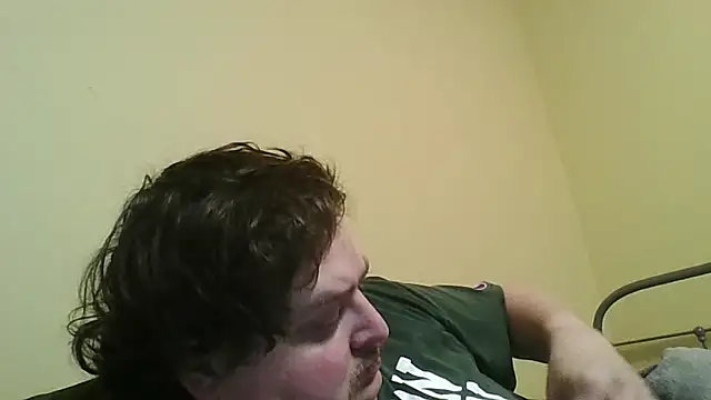 Snapshot of YelpedAverting chatting on December 17, 2025, 9:20 pm YelpedAverting online show from December 17, 2025, 9:20 pm