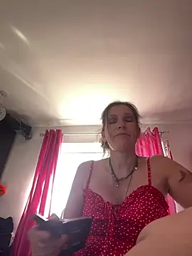 Snapshot of Lwhite1 chatting on May 25, 2026, 3:55 pm Lwhite1 online show from May 25, 2026, 3:55 pm