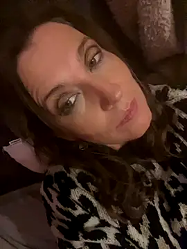 Lwhite1 online show from October 21, 2025, 11:48 pm