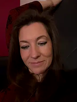 Lwhite1 online show from November 21, 2025, 4:28 pm