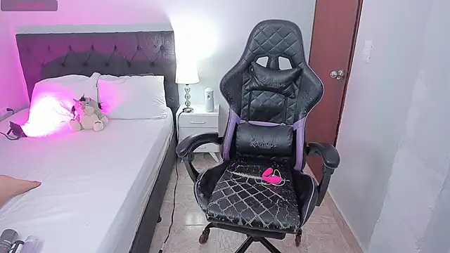 Snapshot of evelyn_23 chatting on October 9, 2025, 4:51 pm evelyn 23 online show from October 9, 2025, 4:51 pm