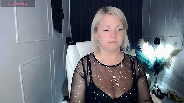 Snapshot of Juarnea chatting on June 3, 2026, 2:33 pm Juarnea online show from June 3, 2026, 2:33 pm