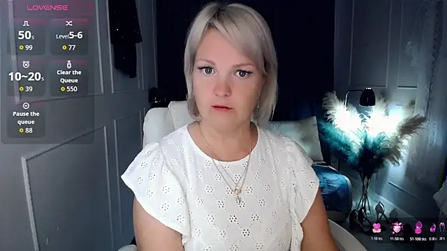 Snapshot of Juarnea chatting on June 16, 2026, 8:14 am Juarnea online show from June 16, 2026, 8:14 am