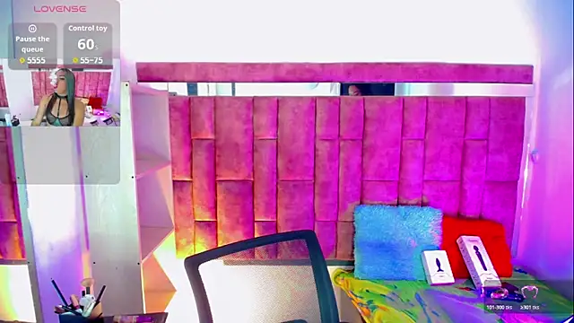 KayleighDreams  online show from May 3, 2026, 10:02 pm