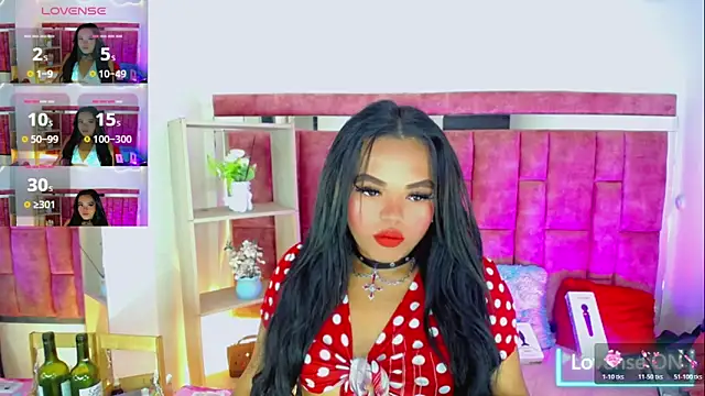 Snapshot of KayleighDreams_ chatting on June 10, 2026, 3:30 am KayleighDreams online show from June 10, 2026, 3:30 am