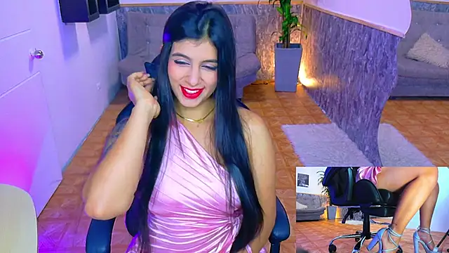 Snapshot of emily_jones_1 chatting on September 22, 2025, 4:24 pm emily jones 1 online show from September 22, 2025, 4:24 pm