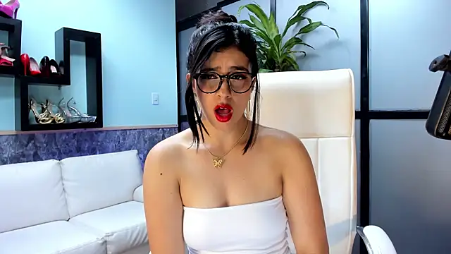 Snapshot of emily_jones_1 chatting on March 20, 2025, 5:58 pm emily jones 1 online show from March 20, 2025, 5:58 pm