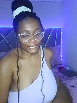 Snapshot of CocoBootyyy chatting on February 21, 2025, 1:44 am CocoBootyyy online show from February 21, 2025, 1:44 am