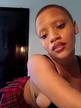 Charlotee  online show from December 13, 2024, 2:32 am