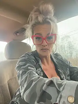 Snapshot of vixendoll87 chatting on January 14, 2026, 8:12 pm vixendoll87 online show from January 14, 2026, 8:12 pm