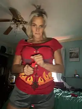 Snapshot of vixendoll87 chatting on January 16, 2026, 8:35 pm vixendoll87 online show from January 16, 2026, 8:35 pm