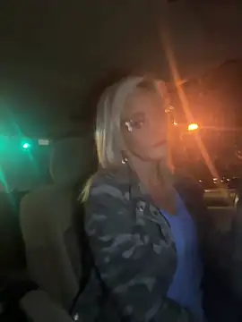 Snapshot of vixendoll87 chatting on January 18, 2026, 12:25 am vixendoll87 online show from January 18, 2026, 12:25 am