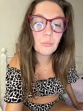 BeatriceTender online show from August 5, 2026, 8:58 pm