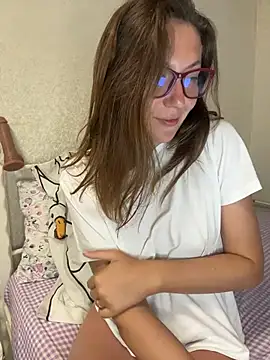 BeatriceTender online show from July 10, 2026, 9:26 pm