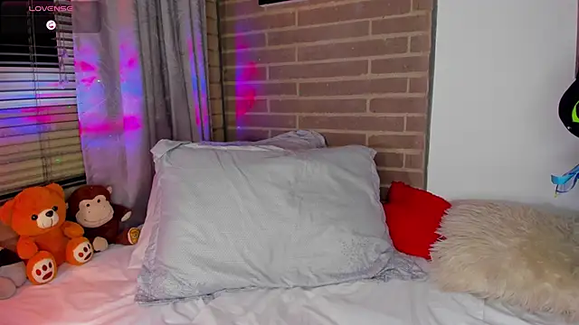 liam oficial02 online show from February 6, 2026, 2:40 am