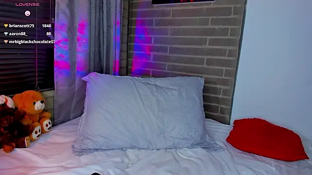 liam oficial02 online show from February 12, 2026, 2:11 am