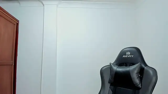 Snapshot of avellanatammy chatting on November 25, 2025, 1:17 am avellanatammy online show from November 25, 2025, 1:17 am