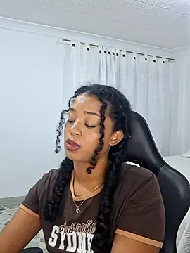 avellanatammy online show from April 27, 2026, 11:47 pm