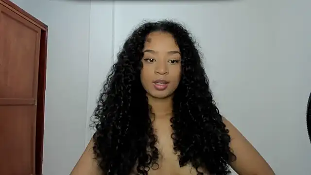 Snapshot of avellanatammy chatting on November 12, 2025, 12:37 am avellanatammy online show from November 12, 2025, 12:37 am