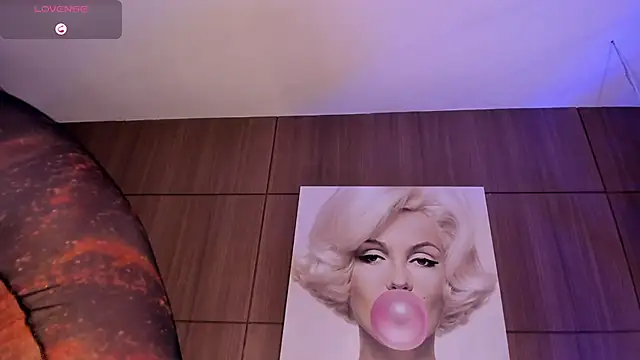 Snapshot of AgattaDuque chatting on October 27, 2025, 12:00 am AgattaDuque online show from October 27, 2025, 12:00 am