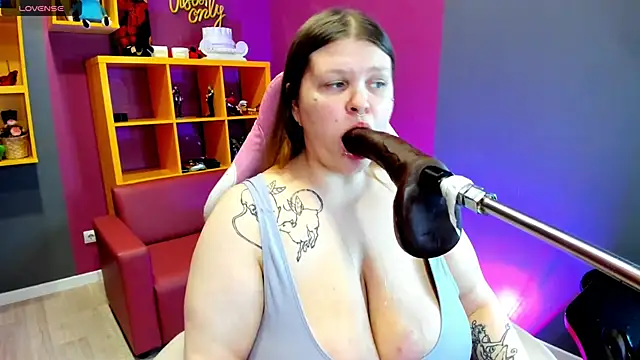 Snapshot of AuroraDemoni chatting on December 3, 2025, 6:57 am AuroraDemoni online show from December 3, 2025, 6:57 am