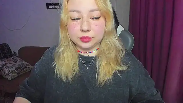 Milafoxxxy online show from November 24, 2025, 6:19 pm