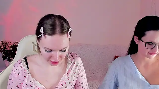 Snapshot of MishkaMe chatting on February 25, 2026, 6:35 am MishkaMe online show from February 25, 2026, 6:35 am