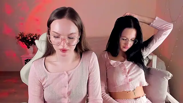 Snapshot of MishkaMe chatting on March 10, 2026, 4:00 pm MishkaMe online show from March 10, 2026, 4:00 pm