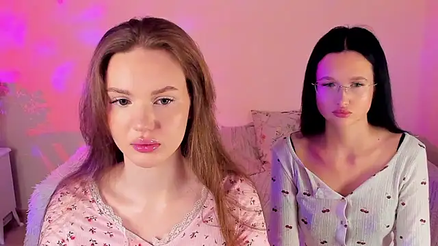 Snapshot of MishkaMe chatting on March 19, 2026, 6:02 am MishkaMe online show from March 19, 2026, 6:02 am