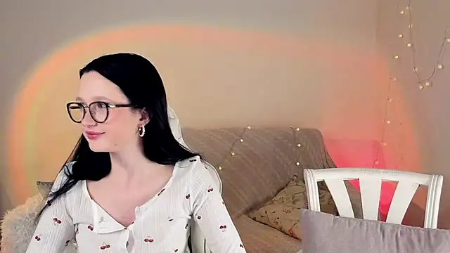 Snapshot of MishkaMe chatting on November 25, 2025, 2:28 pm MishkaMe online show from November 25, 2025, 2:28 pm