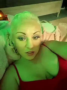 Snapshot of TiaDunn chatting on October 18, 2025, 4:25 am TiaDunn online show from October 18, 2025, 4:25 am