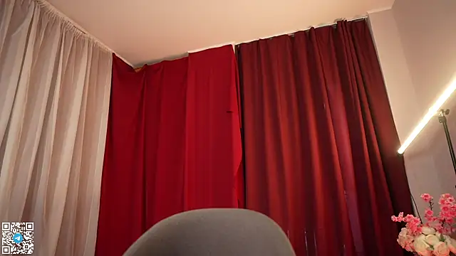 Snapshot of AlisaLore chatting on November 5, 2025, 7:55 am AlisaLore online show from November 5, 2025, 7:55 am