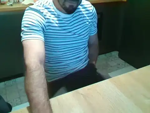 giorgakaci69 online show from December 4, 2024, 8:23 pm