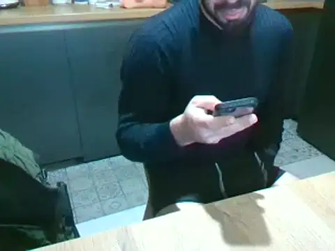 giorgakaci69 online show from December 12, 2024, 1:06 pm