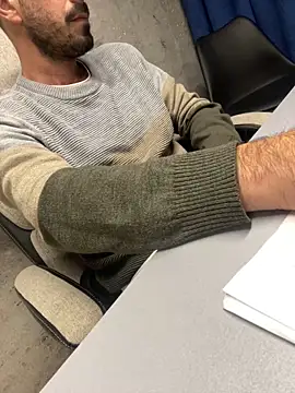 giorgakaci69 online show from October 14, 2025, 5:24 pm