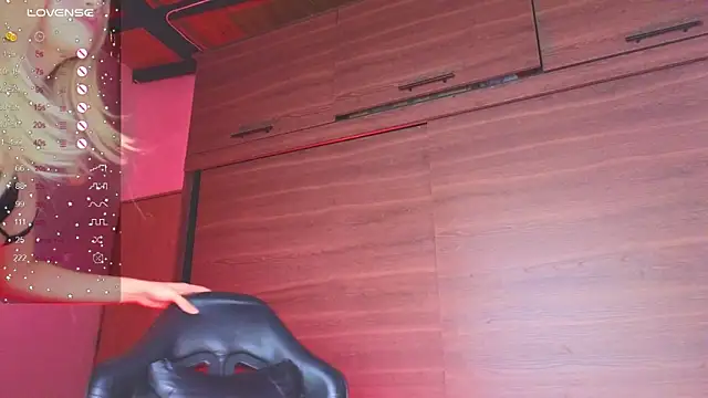 milly 03 online show from November 18, 2025, 8:12 pm