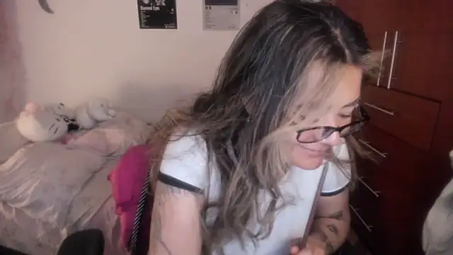 Snapshot of StephaniFox chatting on February 21, 2026, 1:40 am StephaniFox online show from February 21, 2026, 1:40 am