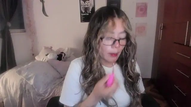 Snapshot of StephaniFox chatting on February 23, 2026, 11:27 pm StephaniFox online show from February 23, 2026, 11:27 pm