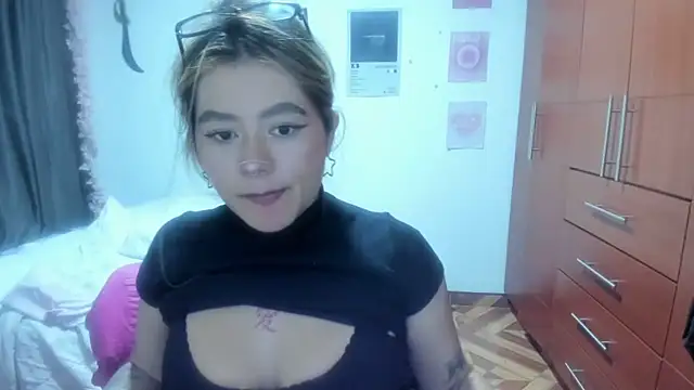 Snapshot of StephaniFox chatting on March 6, 2026, 2:50 am StephaniFox online show from March 6, 2026, 2:50 am