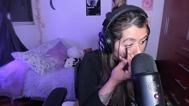 Snapshot of StephaniFox chatting on March 21, 2026, 3:52 am StephaniFox online show from March 21, 2026, 3:52 am