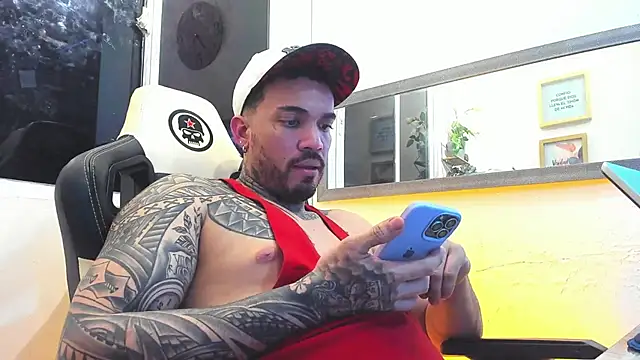 Snapshot of Angel_sex_latin chatting on February 7, 2025, 6:56 am Angel sex latin online show from February 7, 2025, 6:56 am