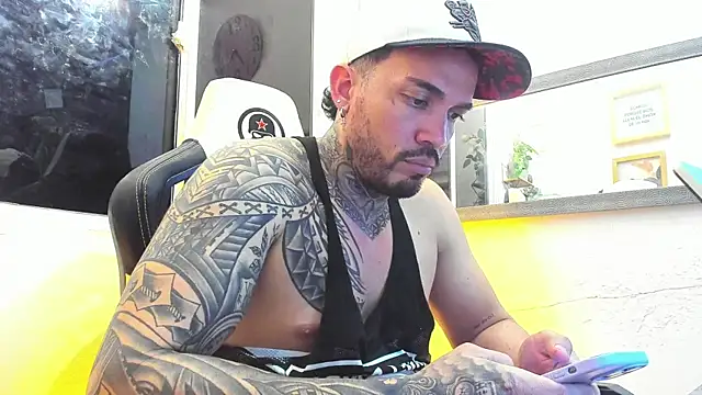 Snapshot of Angel_sex_latin chatting on February 5, 2025, 8:21 am Angel sex latin online show from February 5, 2025, 8:21 am