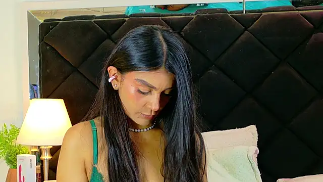 Snapshot of Holly_Brensonexx_ chatting on October 19, 2025, 2:09 pm Holly Brensonexx online show from October 19, 2025, 2:09 pm