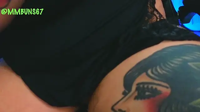 Snapshot of miacanela_xo chatting on October 8, 2025, 1:18 am miacanela xo online show from October 8, 2025, 1:18 am