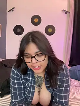 Snapshot of miacanela_xo chatting on March 7, 2026, 2:29 am miacanela xo online show from March 7, 2026, 2:29 am