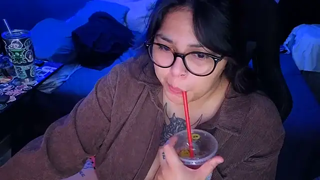 Snapshot of miacanela_xo chatting on July 13, 2026, 2:22 am miacanela xo online show from July 13, 2026, 2:22 am