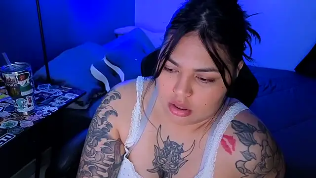 Snapshot of miacanela_xo chatting on August 1, 2026, 12:52 am miacanela xo online show from August 1, 2026, 12:52 am