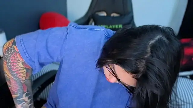 Snapshot of miacanela_xo chatting on March 15, 2026, 11:45 pm miacanela xo online show from March 15, 2026, 11:45 pm