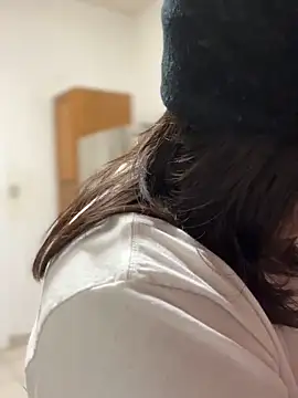 Snapshot of miacanela_xo chatting on November 27, 2025, 4:02 am miacanela xo online show from November 27, 2025, 4:02 am